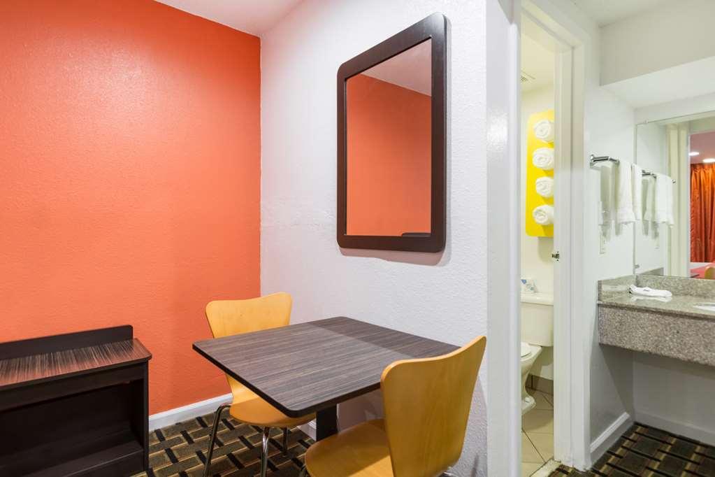 Motel 6 Englewood, Fl 객실 사진