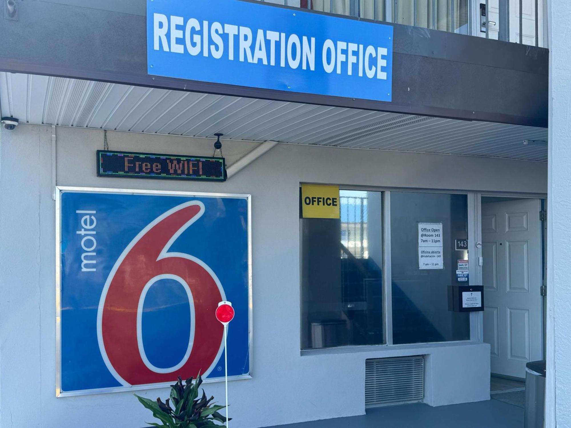 Motel 6 Englewood, Fl 외부 사진